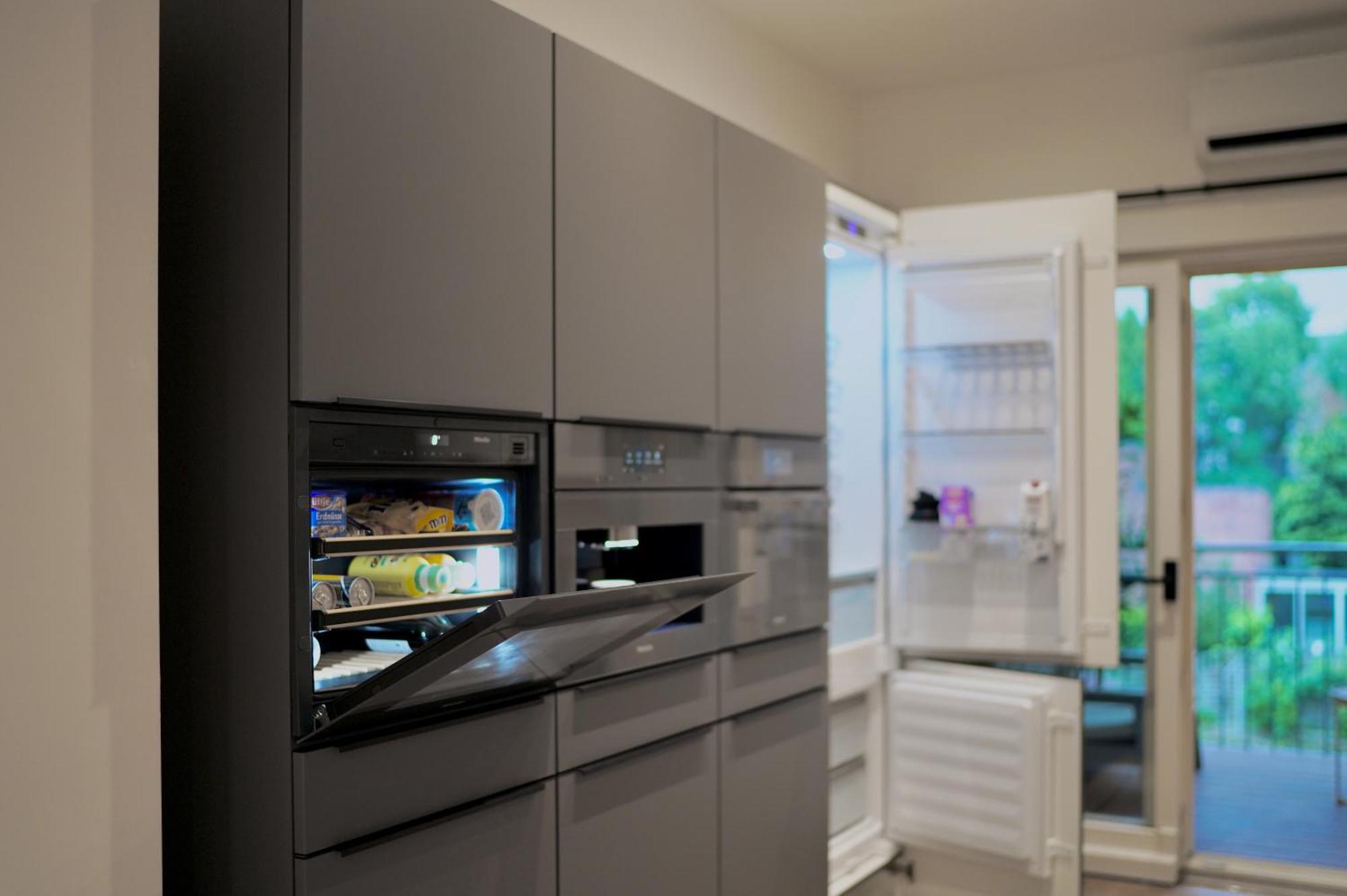 Edler Wohnraum Luxurioeses Stadtstudio Mit Balkon, Kaffeevollautomat & Klima Zwickau Bagian luar foto