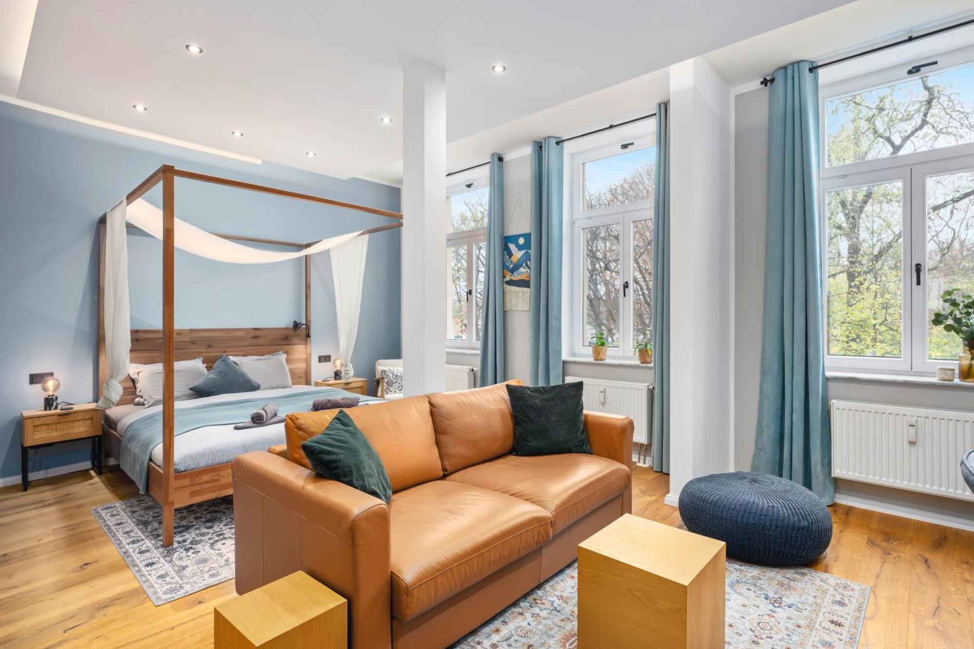 Edler Wohnraum Luxurioeses Stadtstudio Mit Balkon, Kaffeevollautomat & Klima Zwickau Bagian luar foto