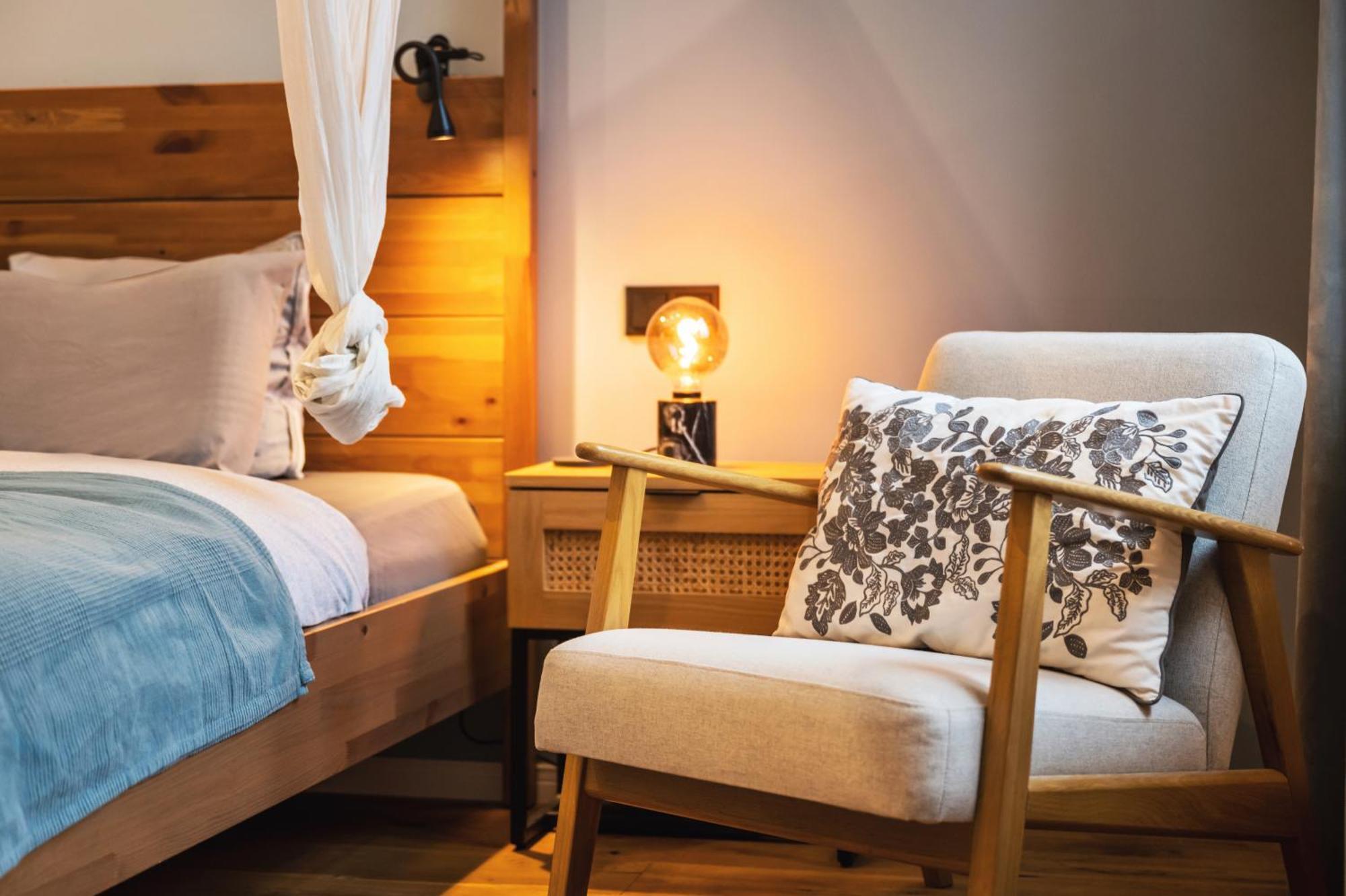 Edler Wohnraum Luxurioeses Stadtstudio Mit Balkon, Kaffeevollautomat & Klima Zwickau Bagian luar foto